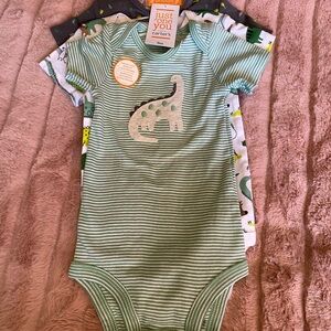Carter's Baby Boy Short Sleeve Bodysuit Size 9 Months - 3 Piece. See Pics
